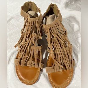 Bamboo fringed sandals. Size 10 tan color. Zip back for easy wear. Fla…
